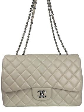 🦋CHANEL JUMBO Classic Flap Bag Quilted Lambskin SHW